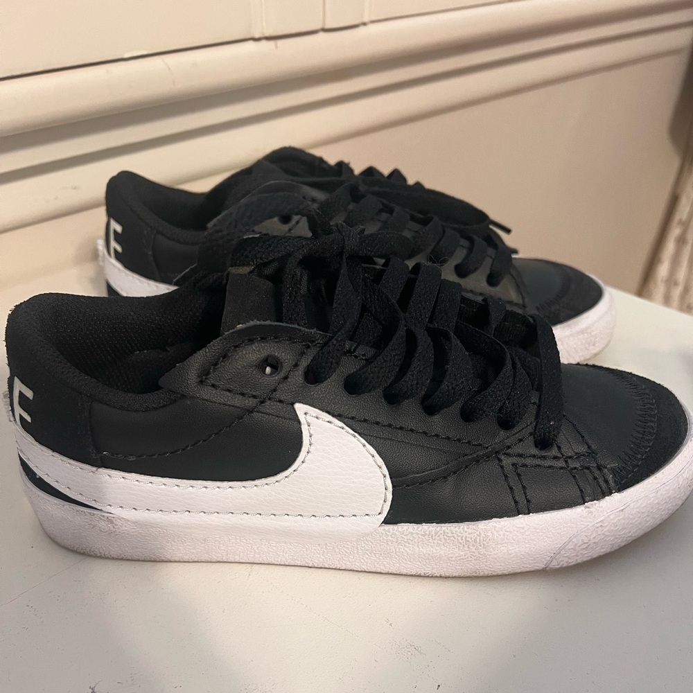 NIKE Blazer Low '77 Jumbo